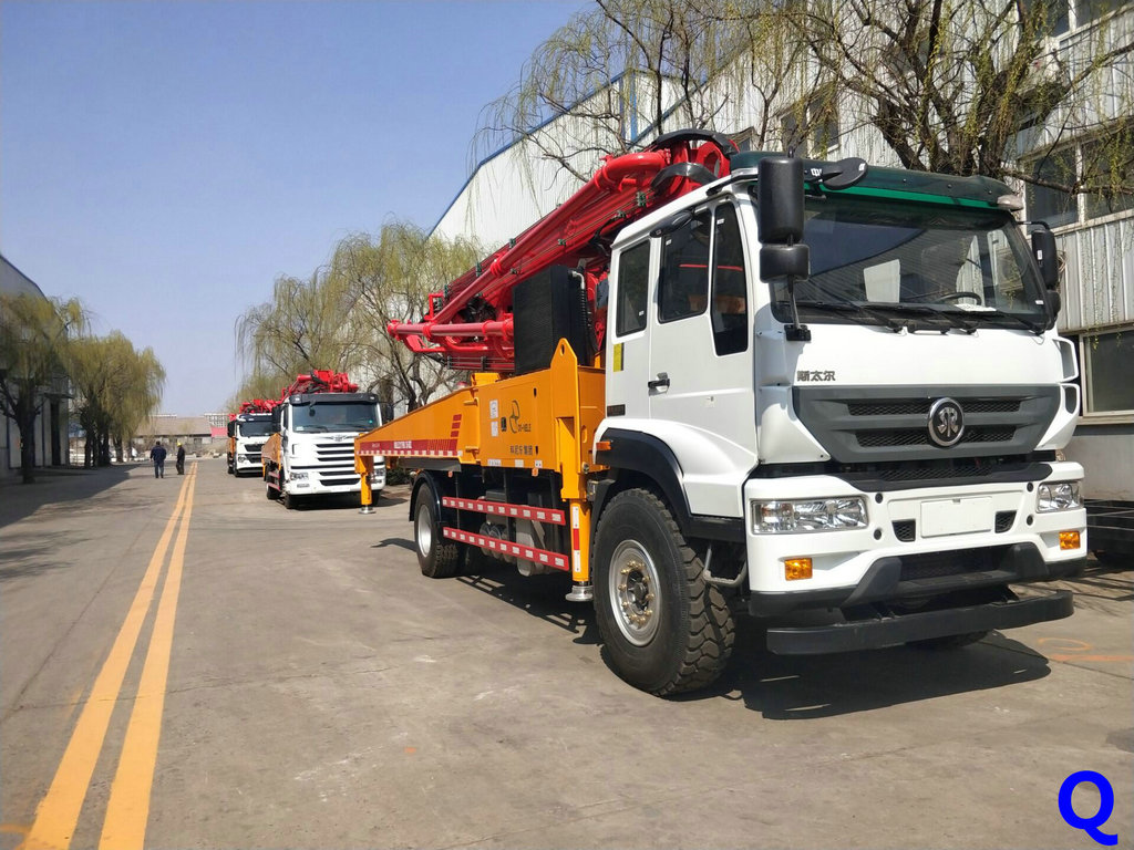 天泵，小型泵車，小型混凝土泵車