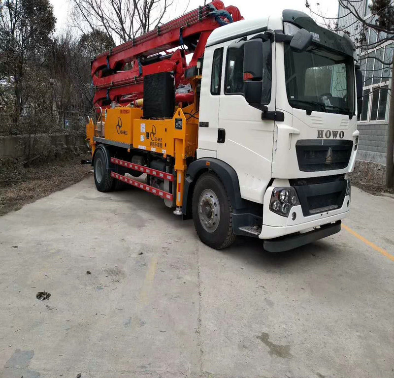 小型混凝土泵車，小泵車，天泵