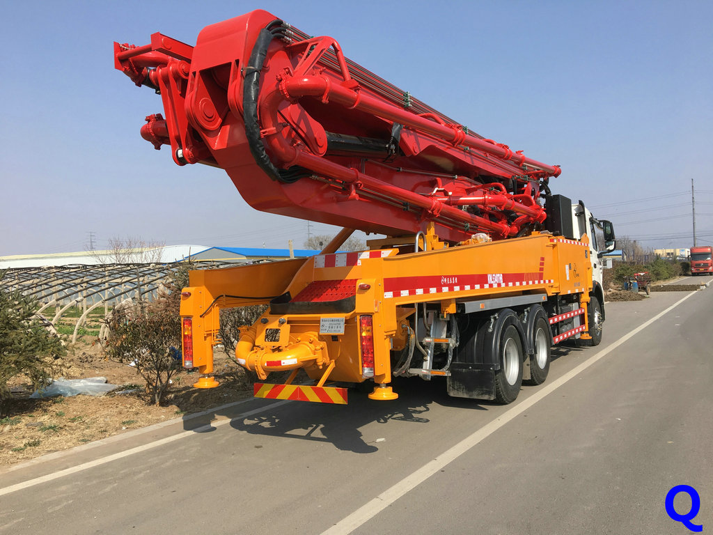 科尼樂小型混凝土泵車，天泵，小型泵車